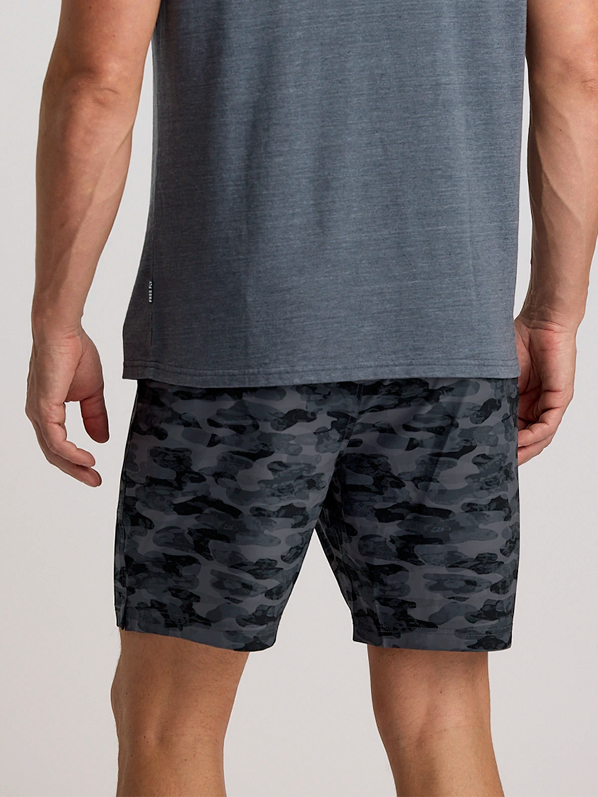 Men's Bamboo-Lined Active Breeze Short – 7" - Seasmoke Camo Black