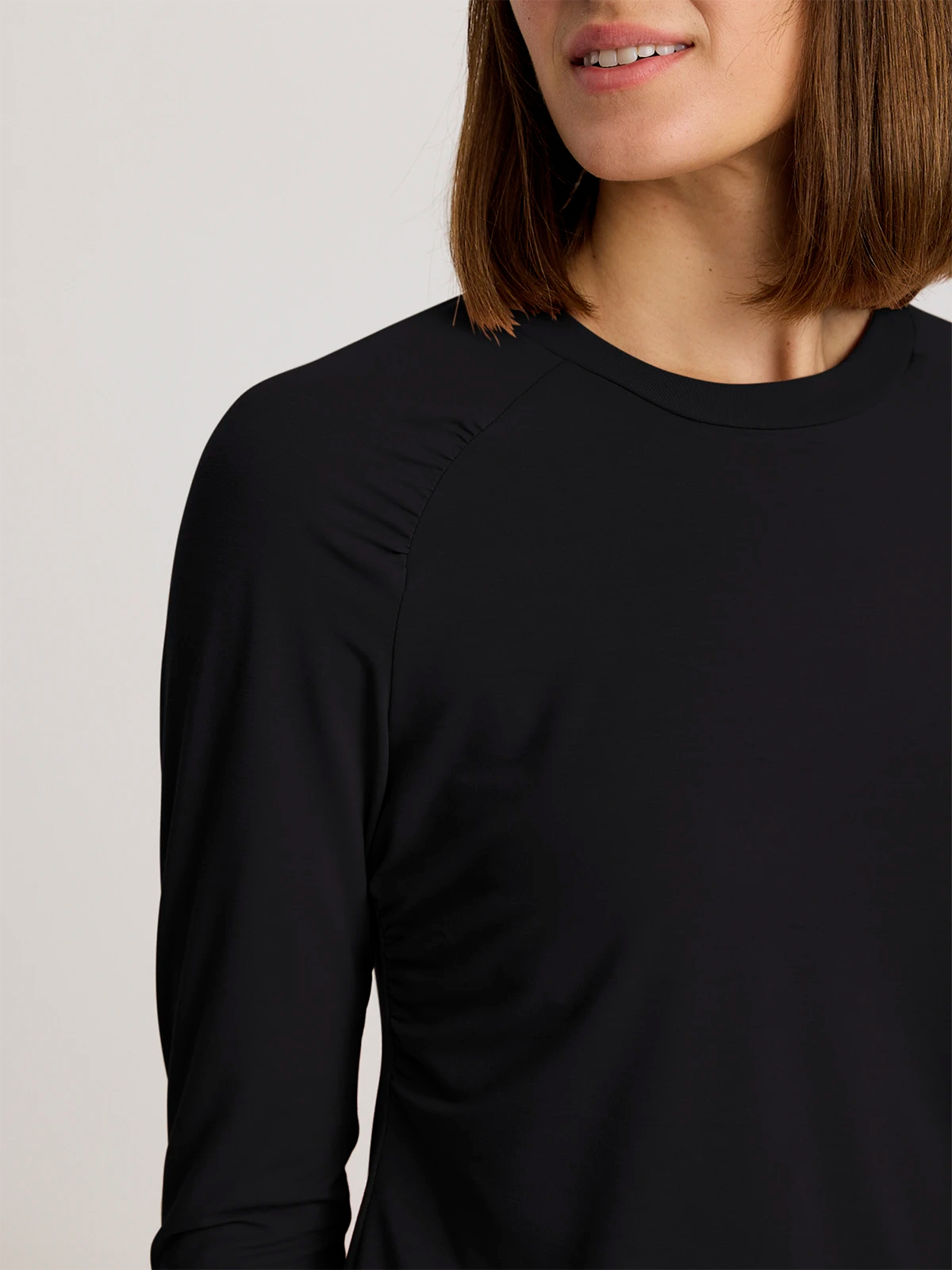 Women's Elevate Lightweight Fitted Long Sleeve - Black