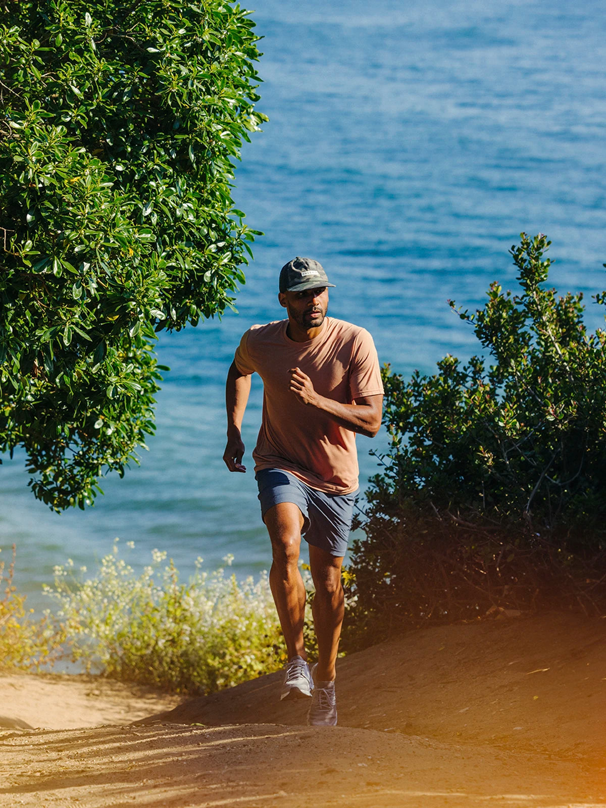 Men's Elevate Lightweight Tee - Smoke