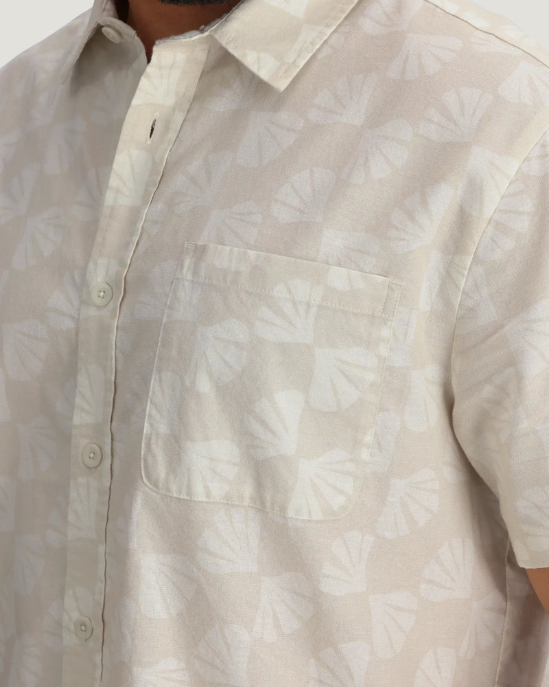 Men's Harbor Short Sleeve Shirt - Sea Scallop Print Birch