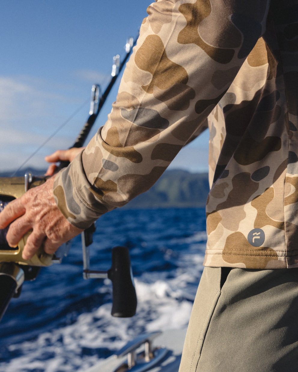 Men's Elevate Lightweight Hoodie - Vintage Camo Desert Tan