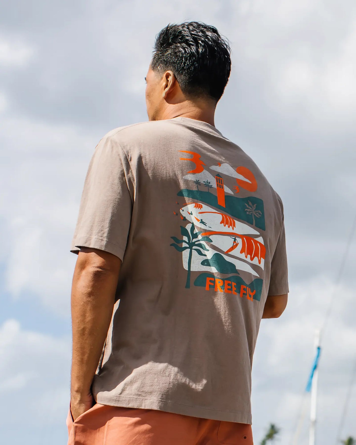 Pūpūkea Relaxed Graphic Tee - Fossil