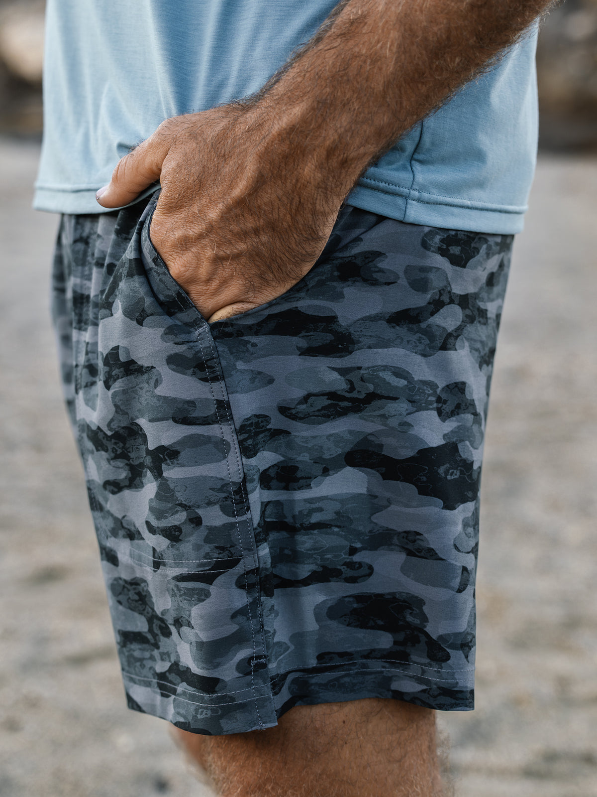 Men's Bamboo-Lined Active Breeze Short – 5.5" - Seasmoke Camo Black