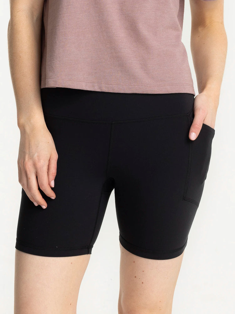 Women's All Day 6" Pocket Short - Black