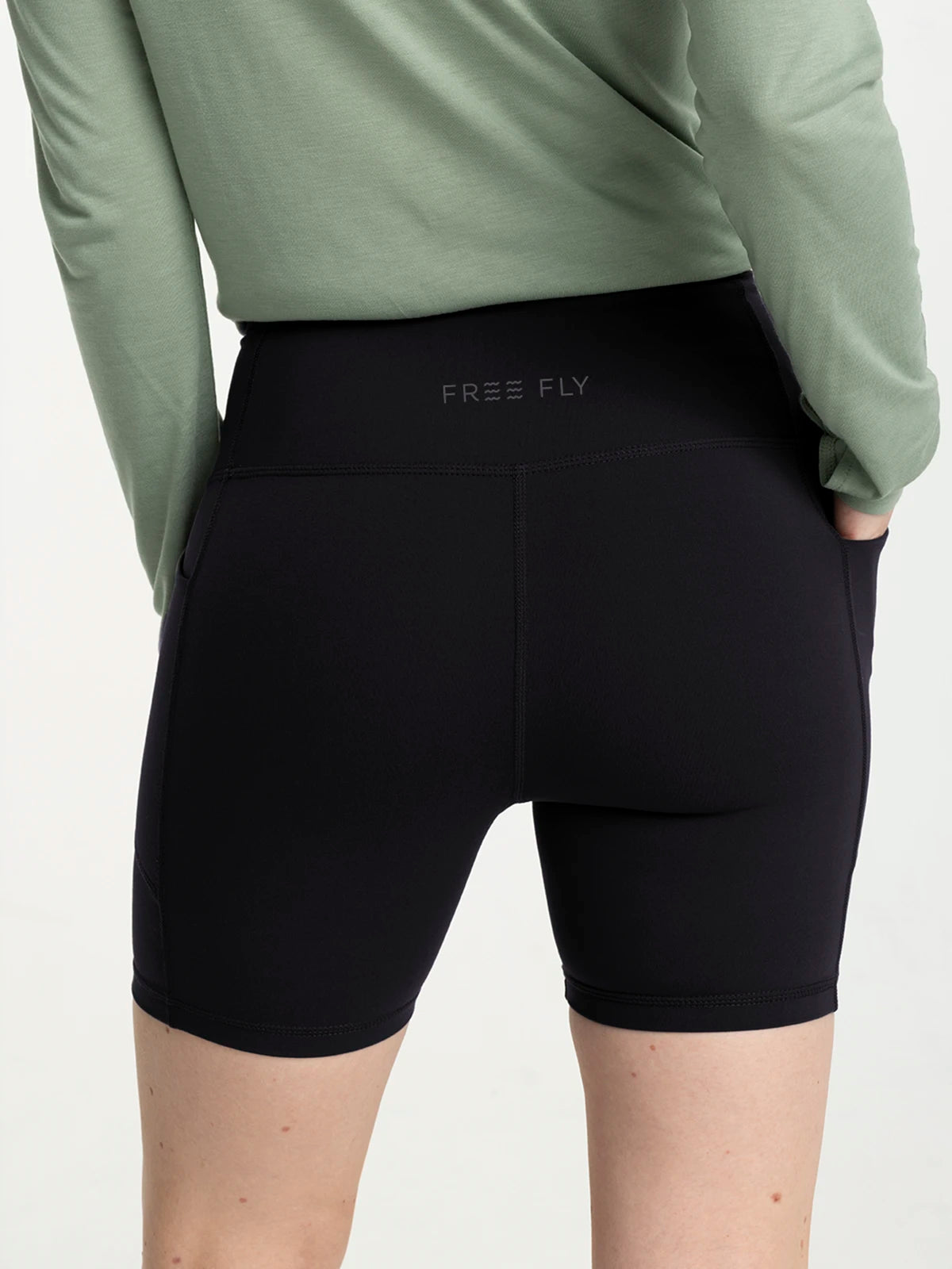 Women's All Day 6" Pocket Short - Black