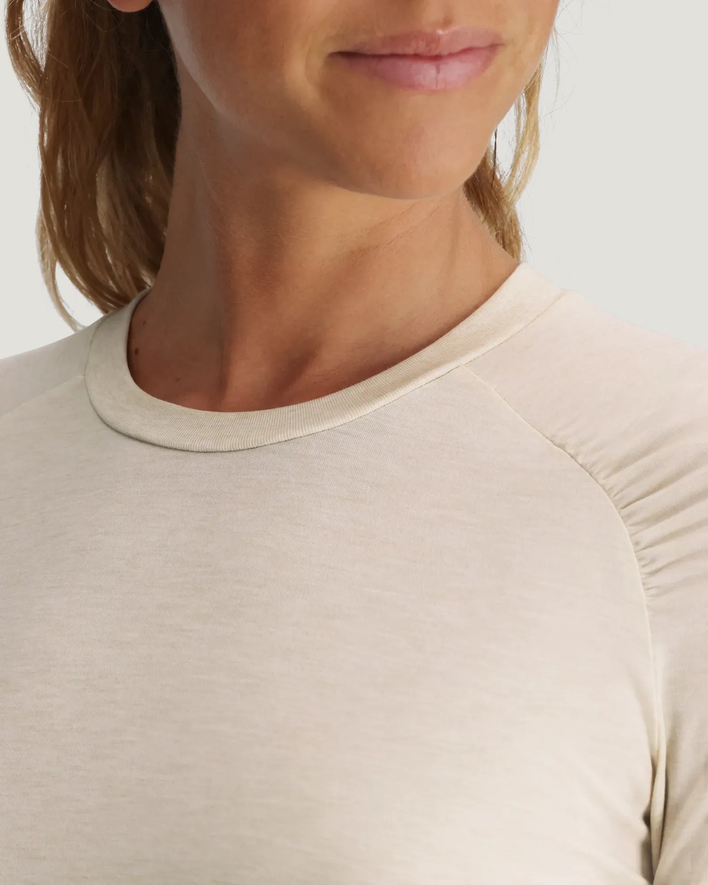 Women's Elevate Lightweight Fitted Long Sleeve - Heather Birch