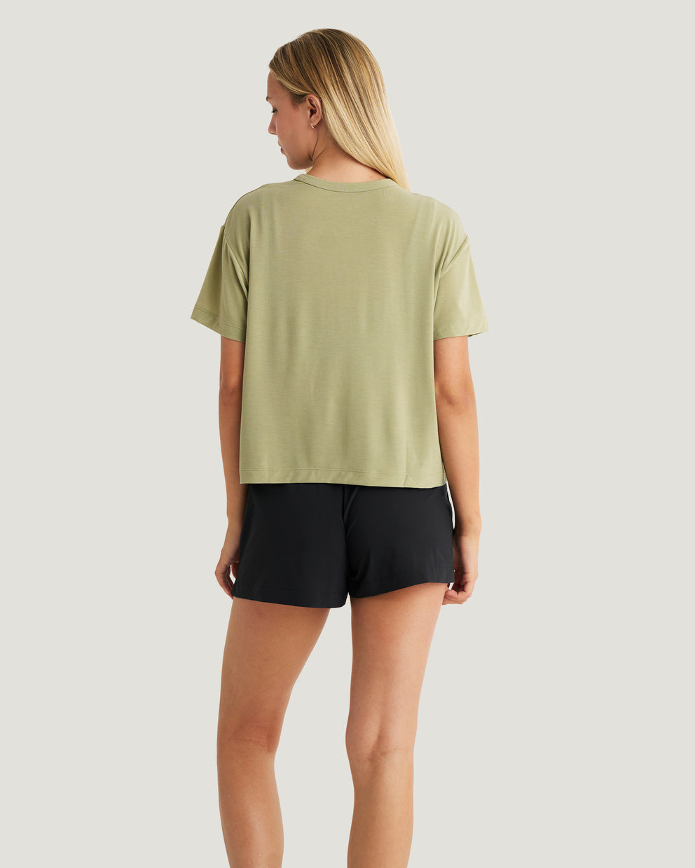 Women's Elevate Lightweight Tee - Tea