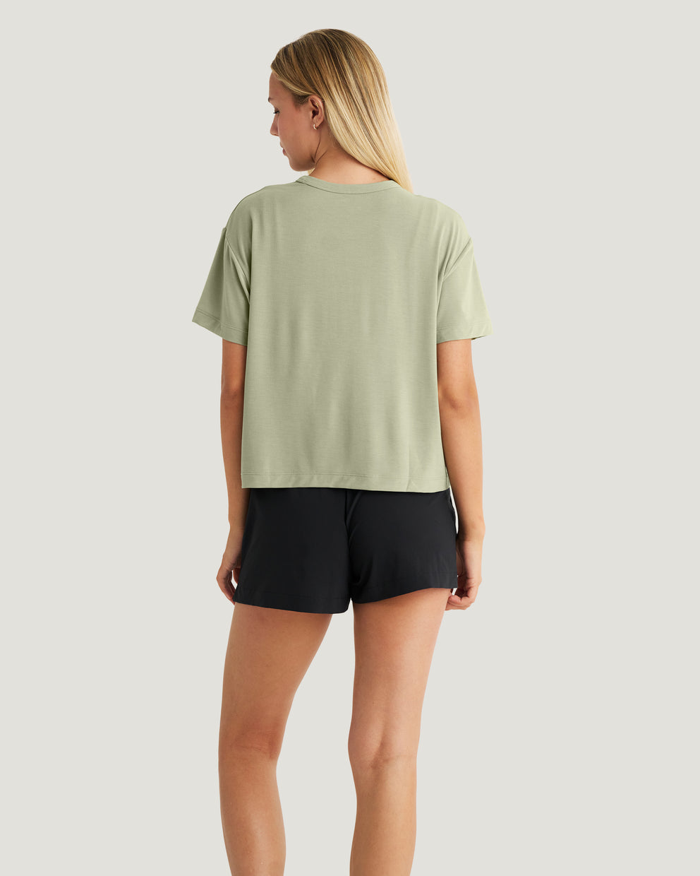 Women's Elevate Lightweight Tee - Tea