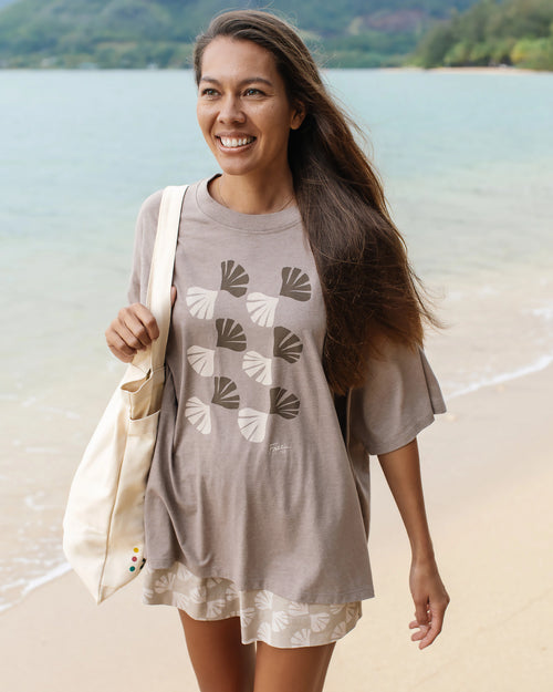 Women's Sea Scallop Tee - Heather Fossil