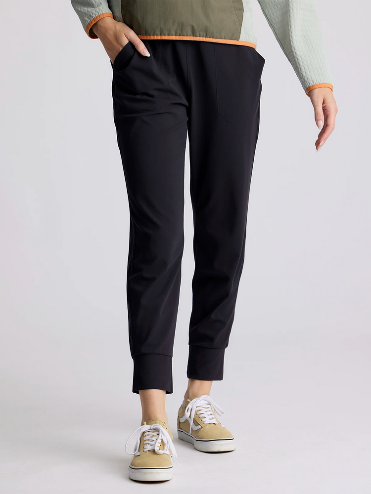 Women's Highmile Fitted Jogger - Black