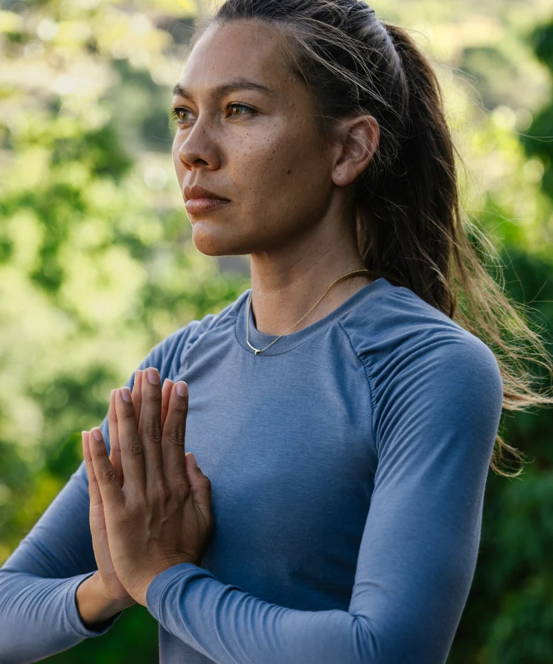 Women's Elevate Lightweight Fitted Long Sleeve - Storm Cloud image