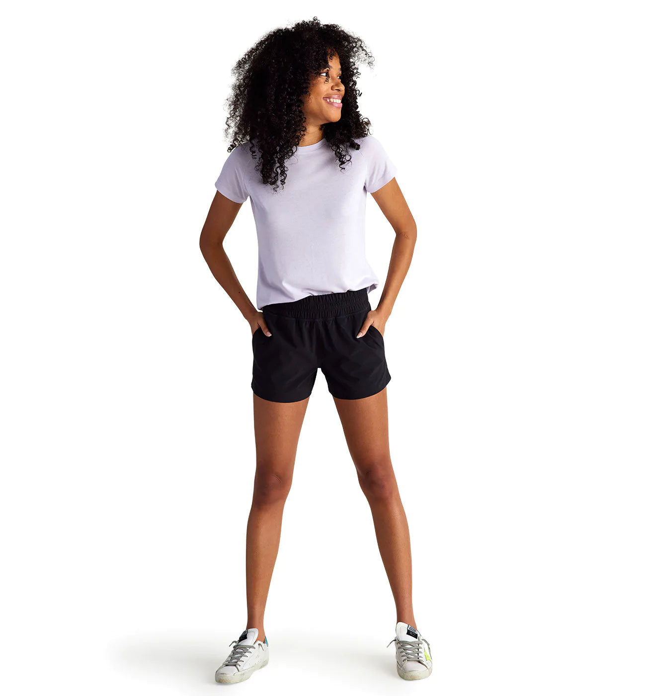 Did Gigi Hadid Just Make Bermuda Shorts … Happen? | Shorts outfits women,  Summer shorts outfits, Short outfits